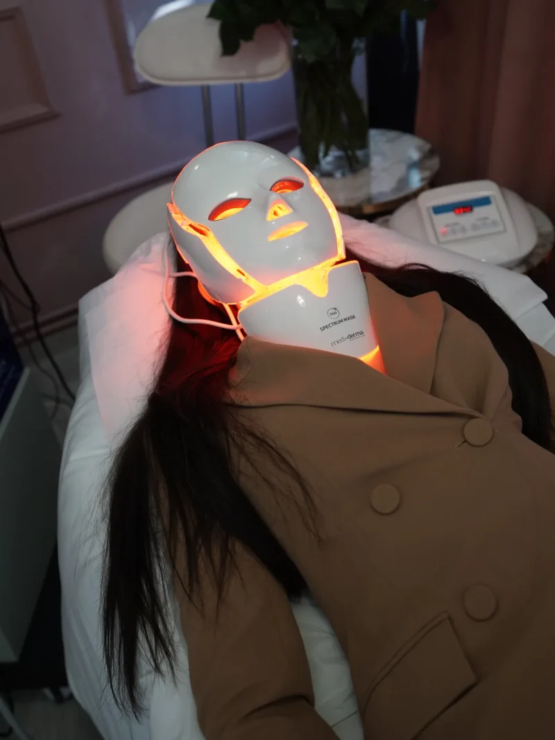 Mască laser / mască cu acid hialuronic – Clinica Ababi Radu București