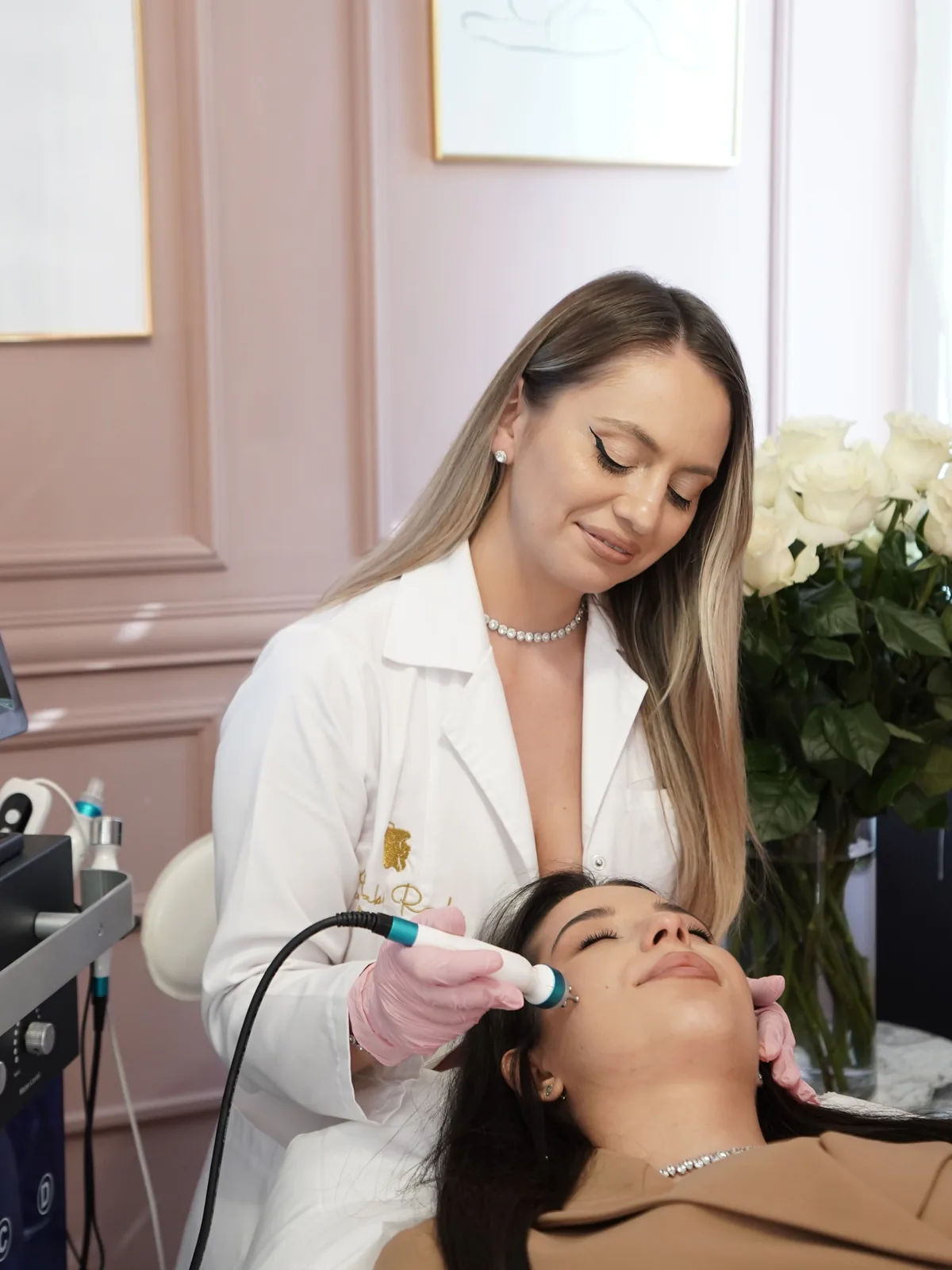 Microdermabraziune – Clinica Ababi Radu București