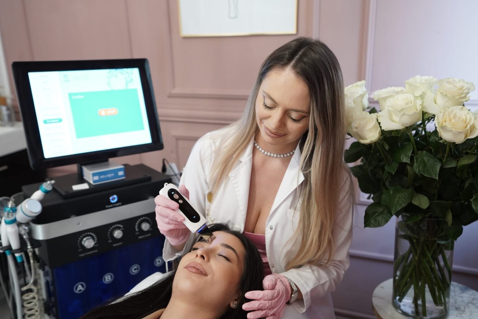 Microdermabraziune – Clinica Ababi Radu
